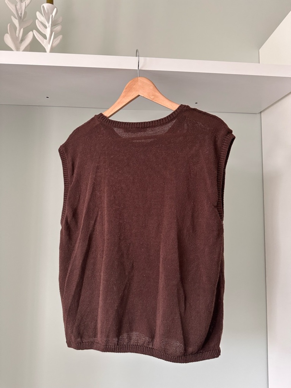 Zara Lightweight Knit Dark Brown Crewneck Sleeveless Sweater - Picture 3 of 3